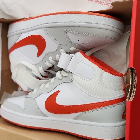 Nike Court Mid Size 5.5Y - 7 women New - Picture 1 of 9